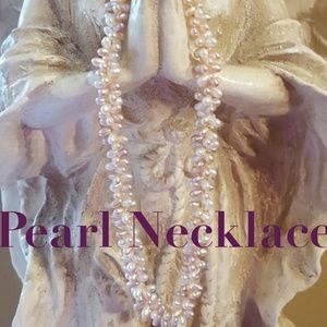 Gorgeous Pink/White Pearl Necklace!!